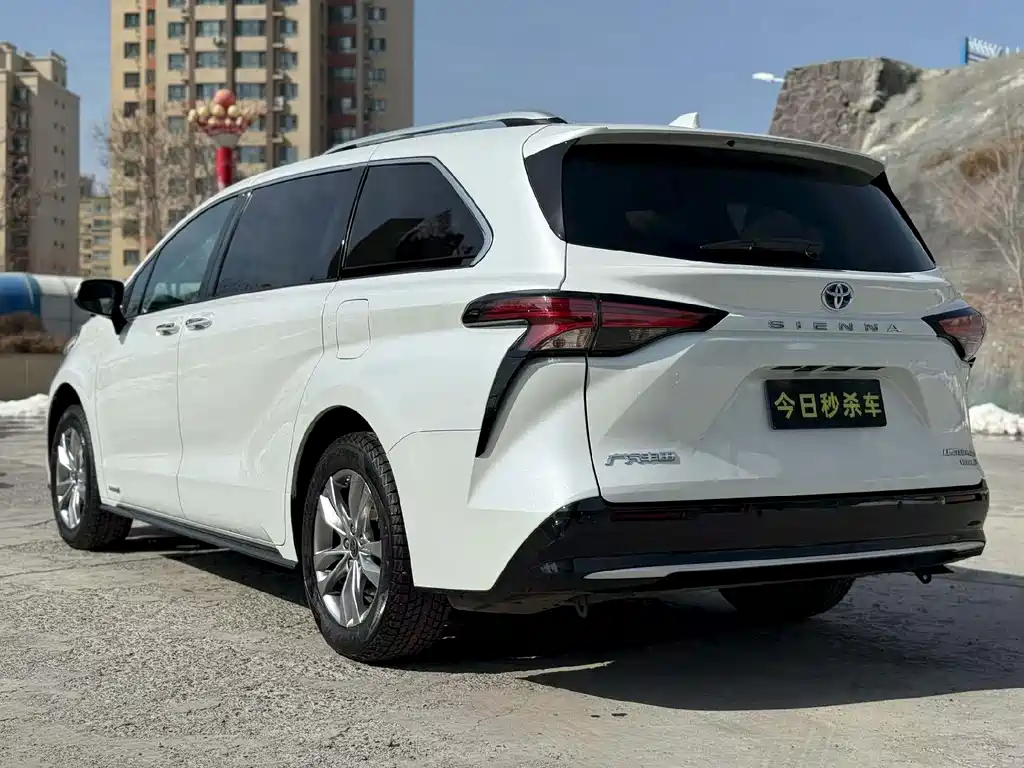TOYOTA SIENNA