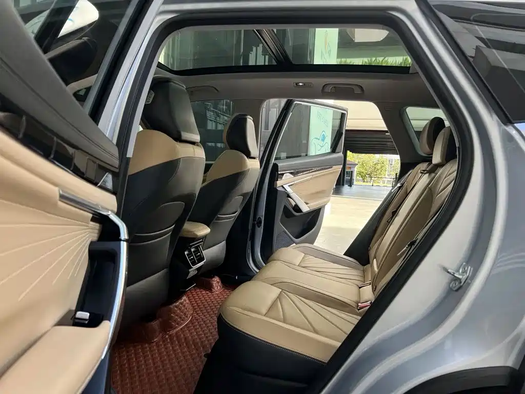 Geely Boyue L — миниатюра 8