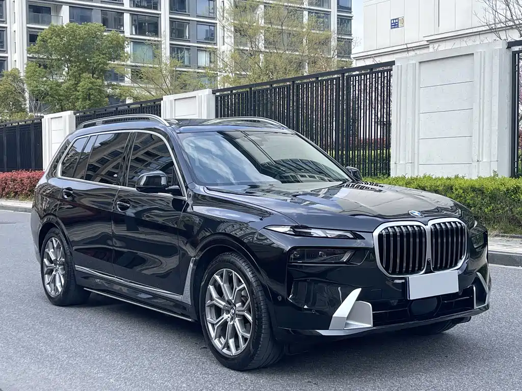 BMW X7 2023 xDrive40i Lead Luxury