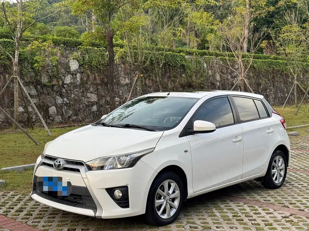 Toyota Yaris L