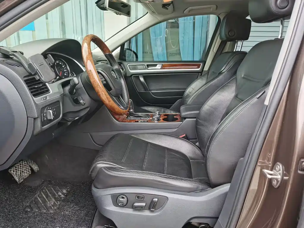 Volkswagen Touareg 2011 3.0TSI Luxury
