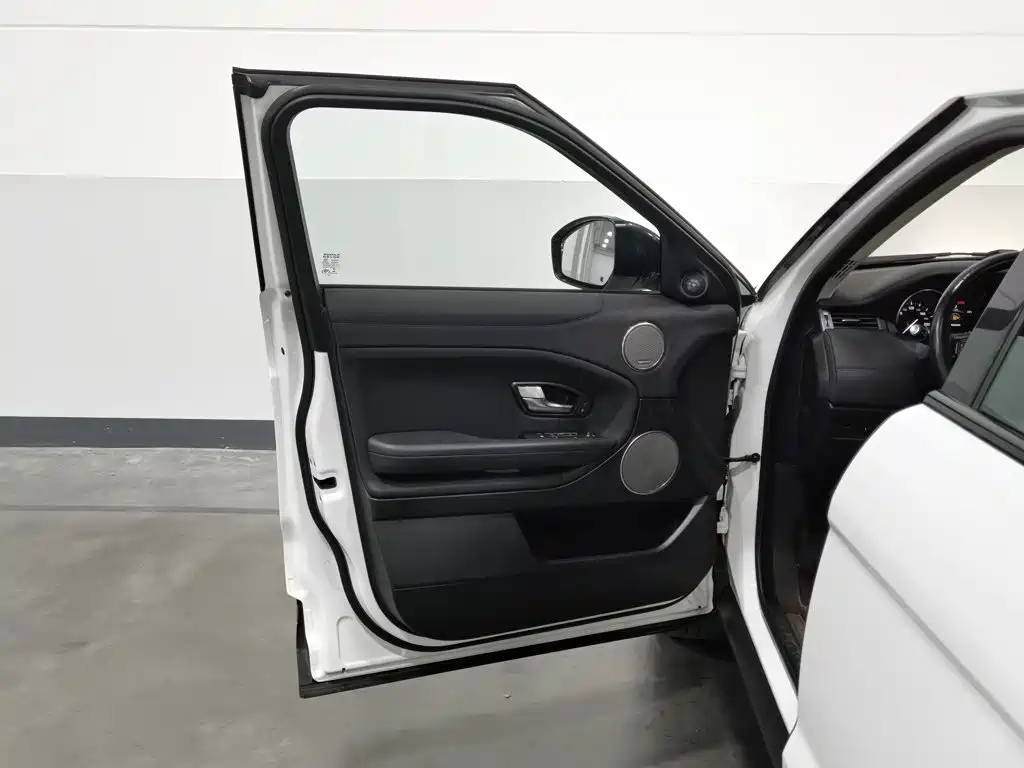 Land Rover Evoque — миниатюра 8