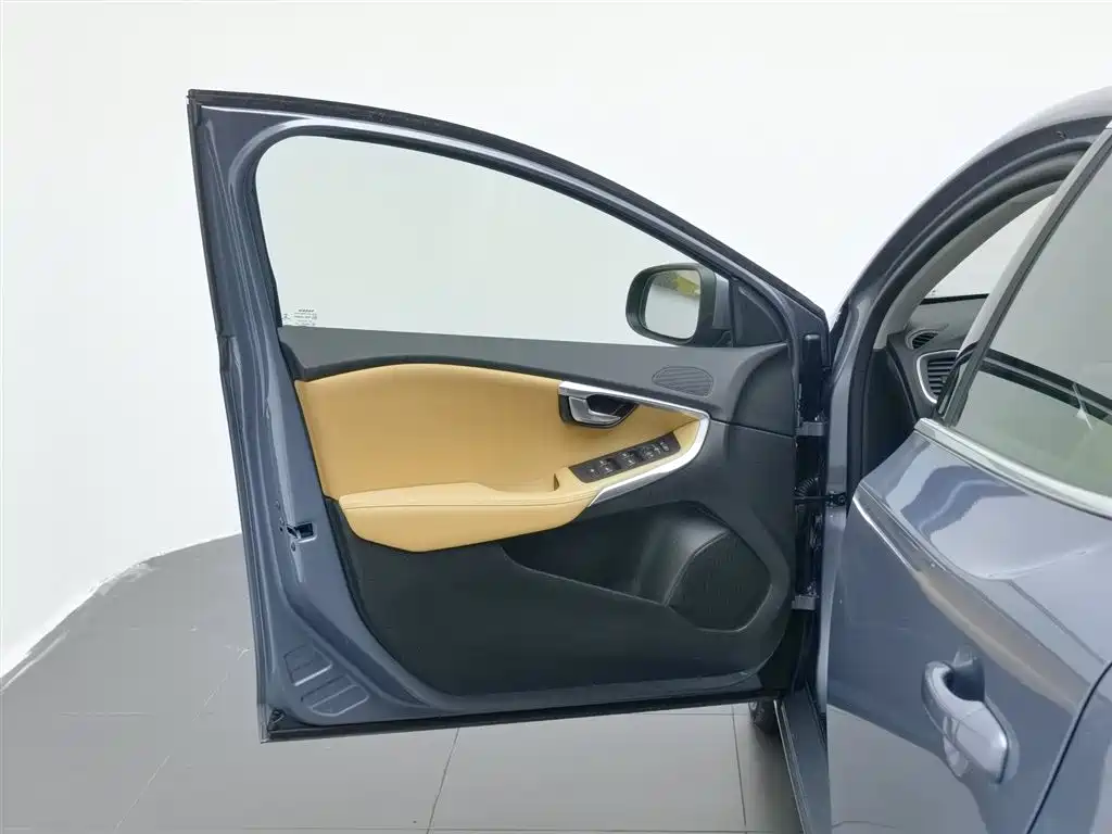 Volvo V40 2017 T3
