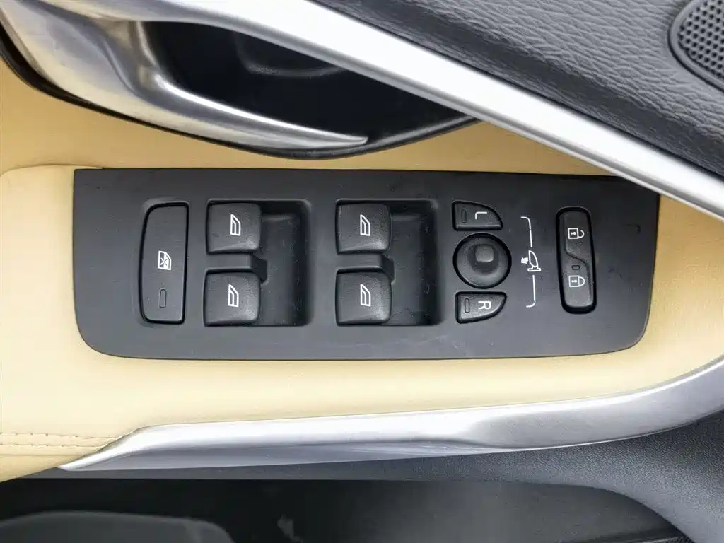 Volvo V40 2017 T3