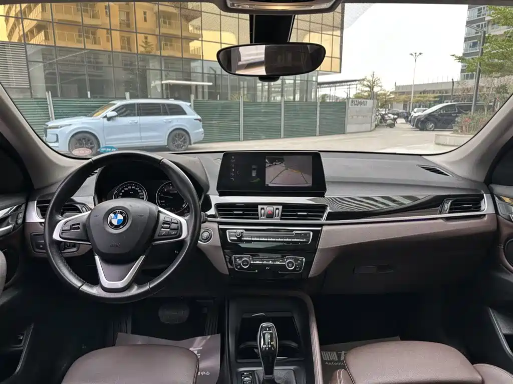 BMW X1 2020 sDrive25Li Lead