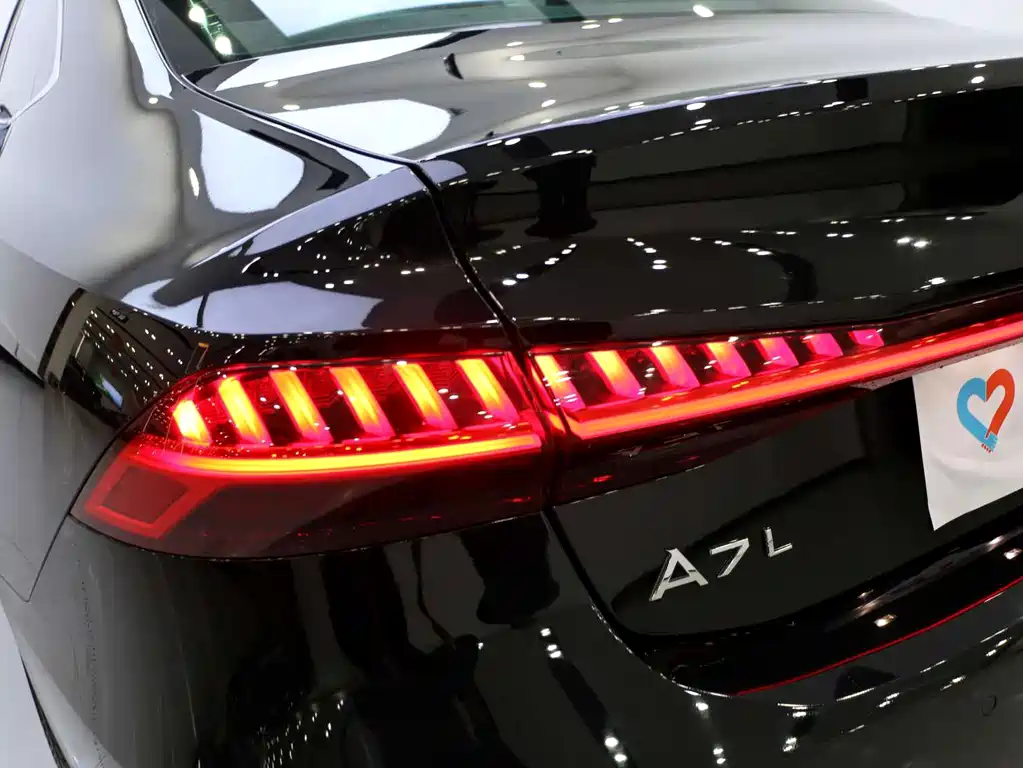 AUDI A7L