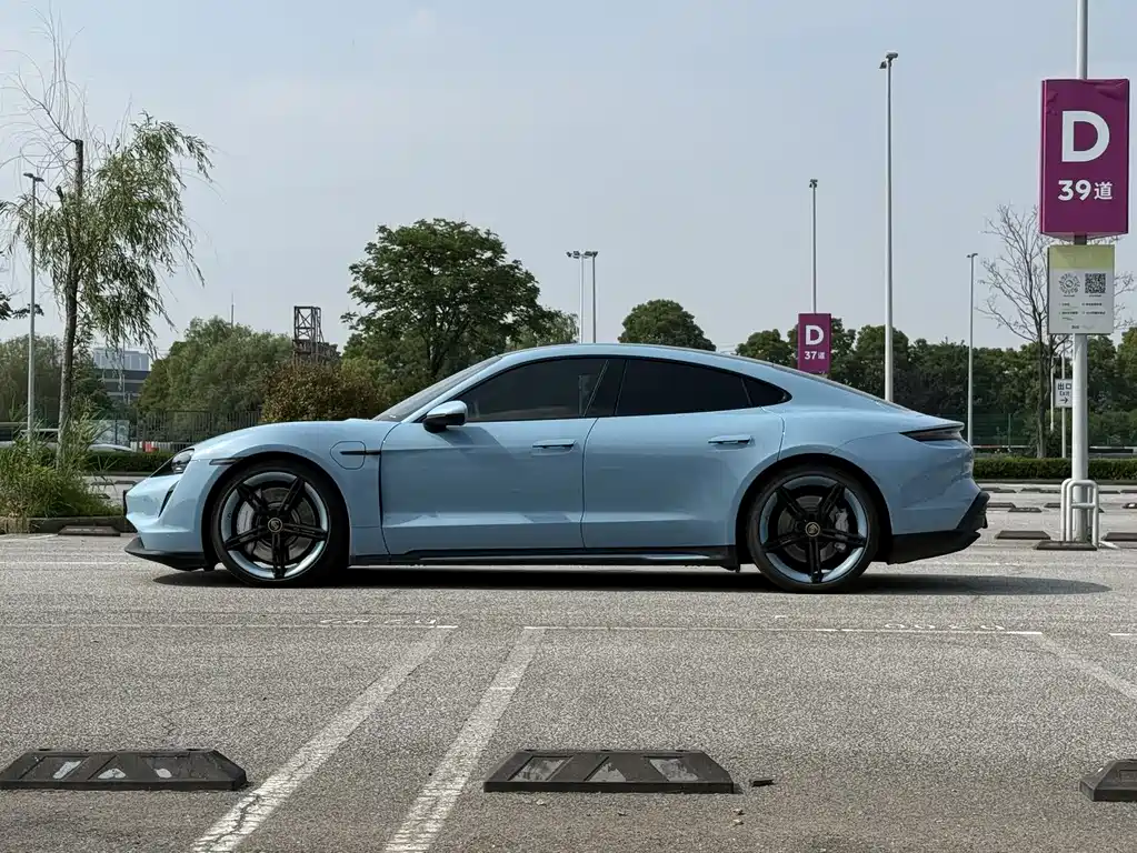 Porsche Taycan 2022 Taycan