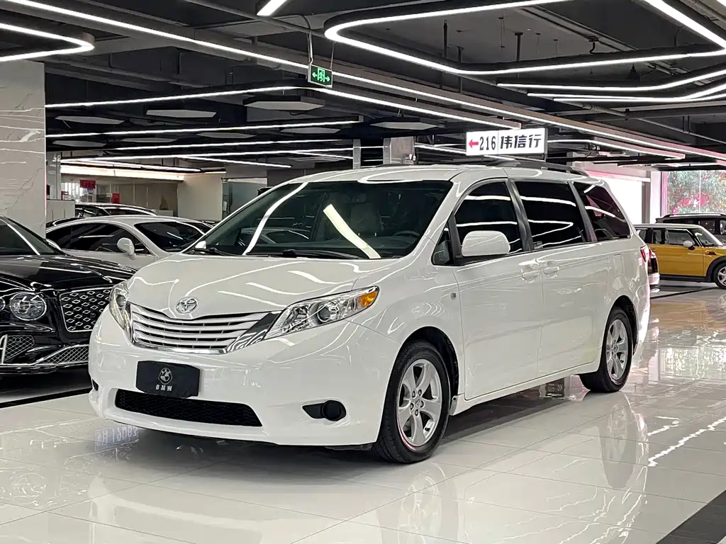 Toyota Sienna 2016