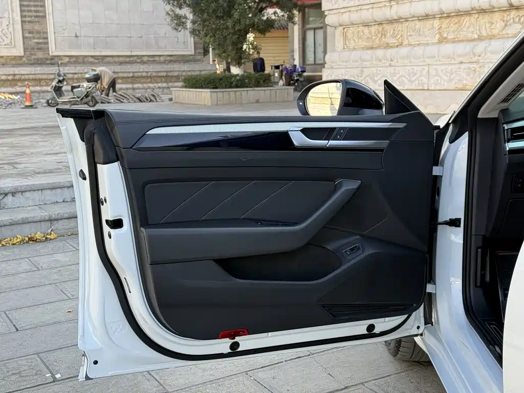 Volkswagen CC — миниатюра 11