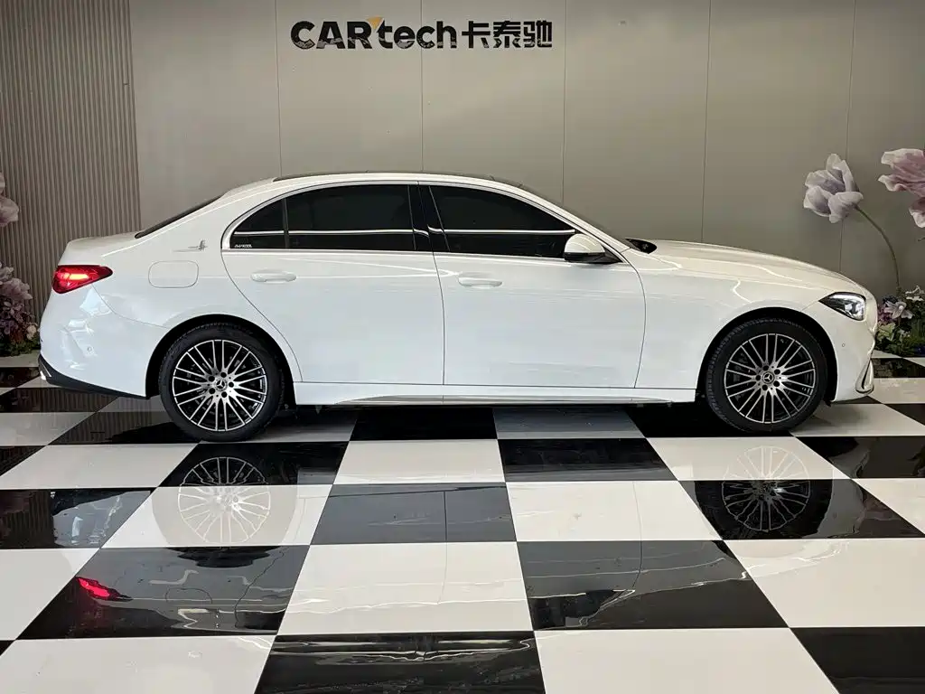 Mercedes-Benz C-Class 2023 — фото 4