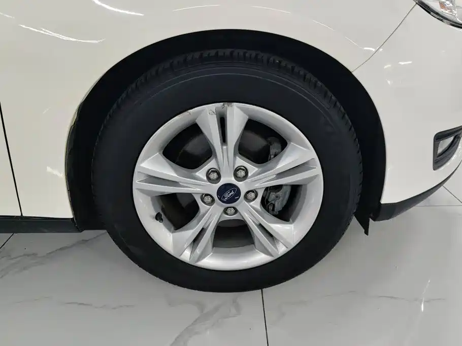 Ford Focus — миниатюра 6