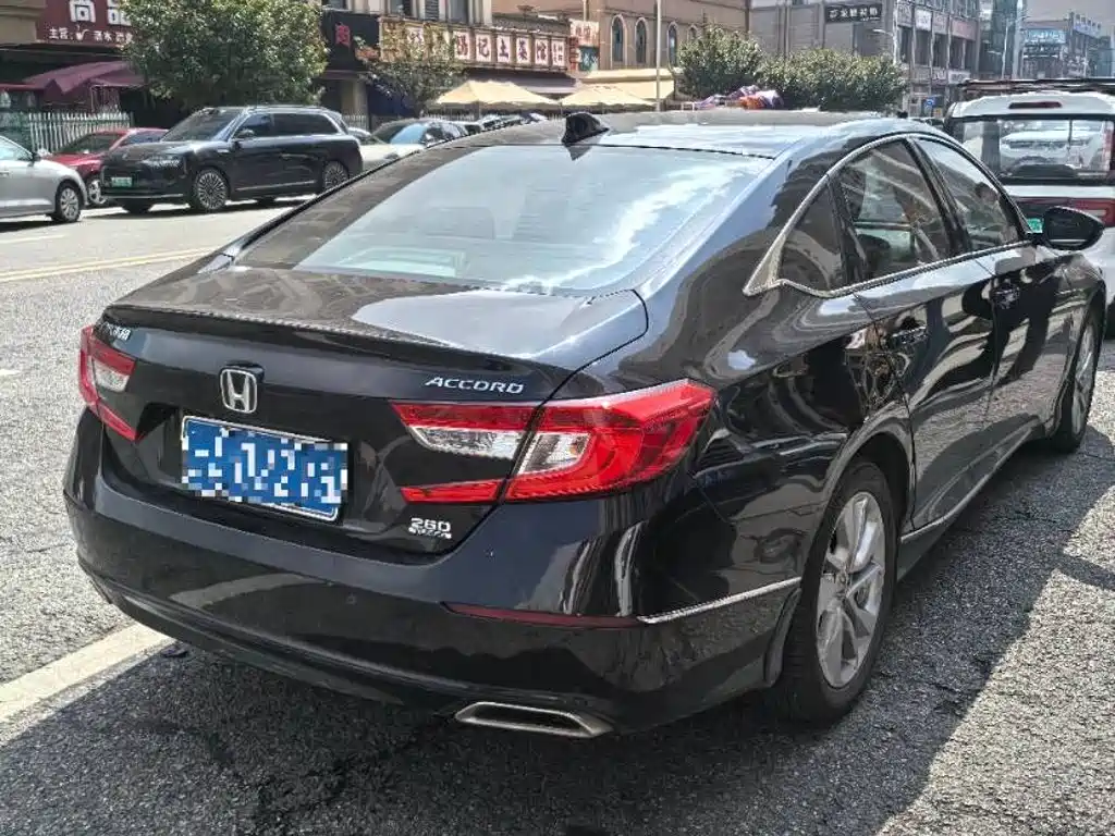 Honda Accord — миниатюра 7