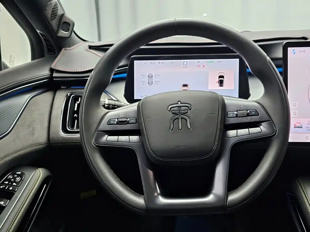 BYD L EV — миниатюра 12