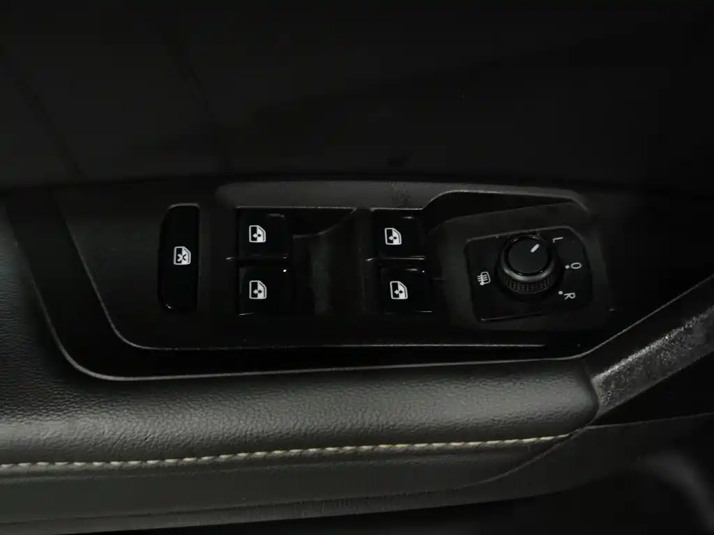 Volkswagen Lavida — миниатюра 9