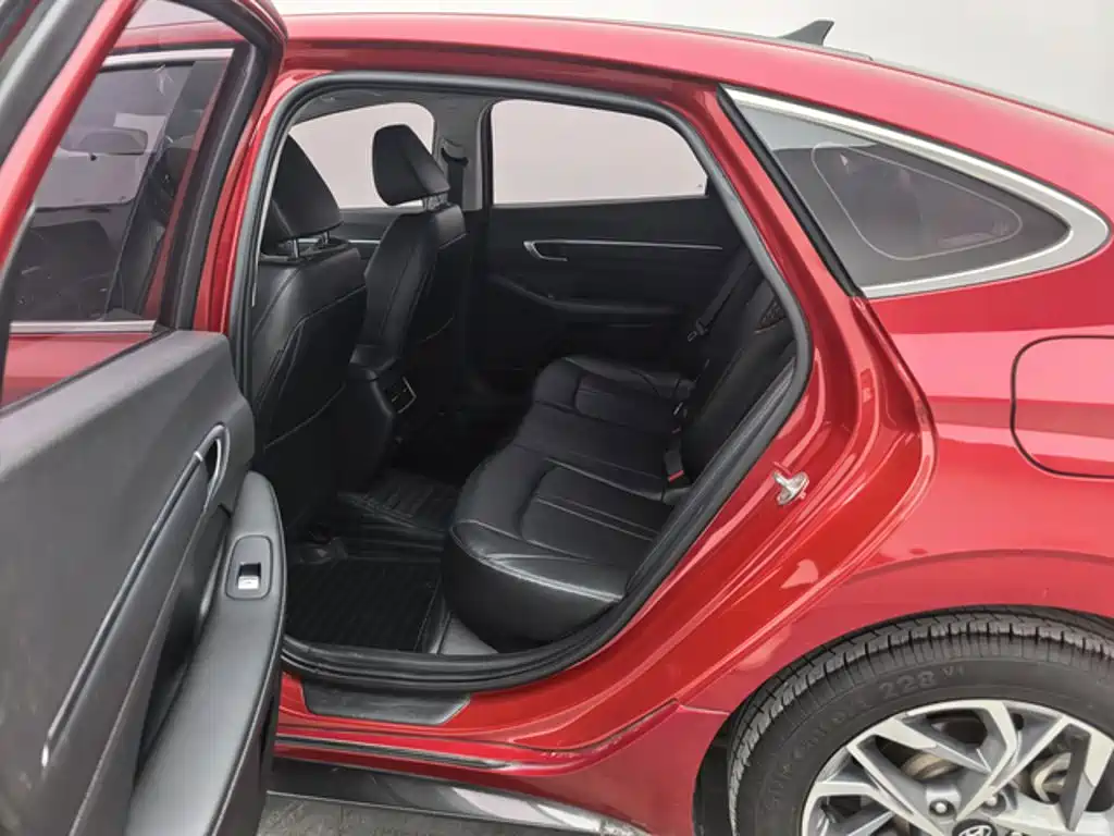 Hyundai Sonata — миниатюра 8