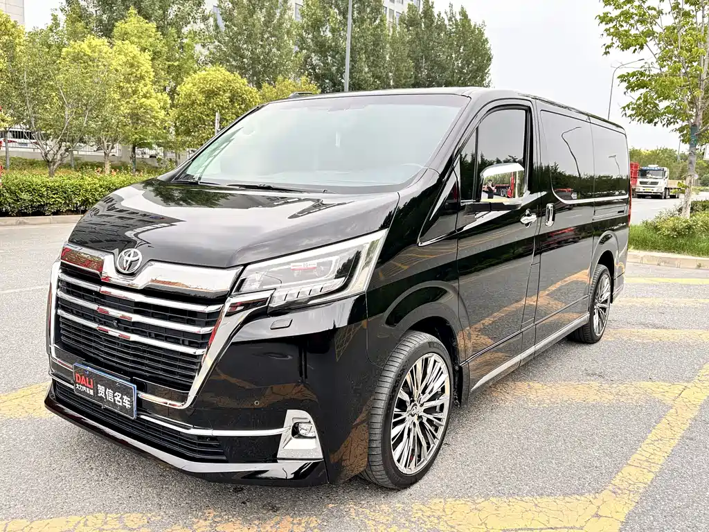 Toyota  2023