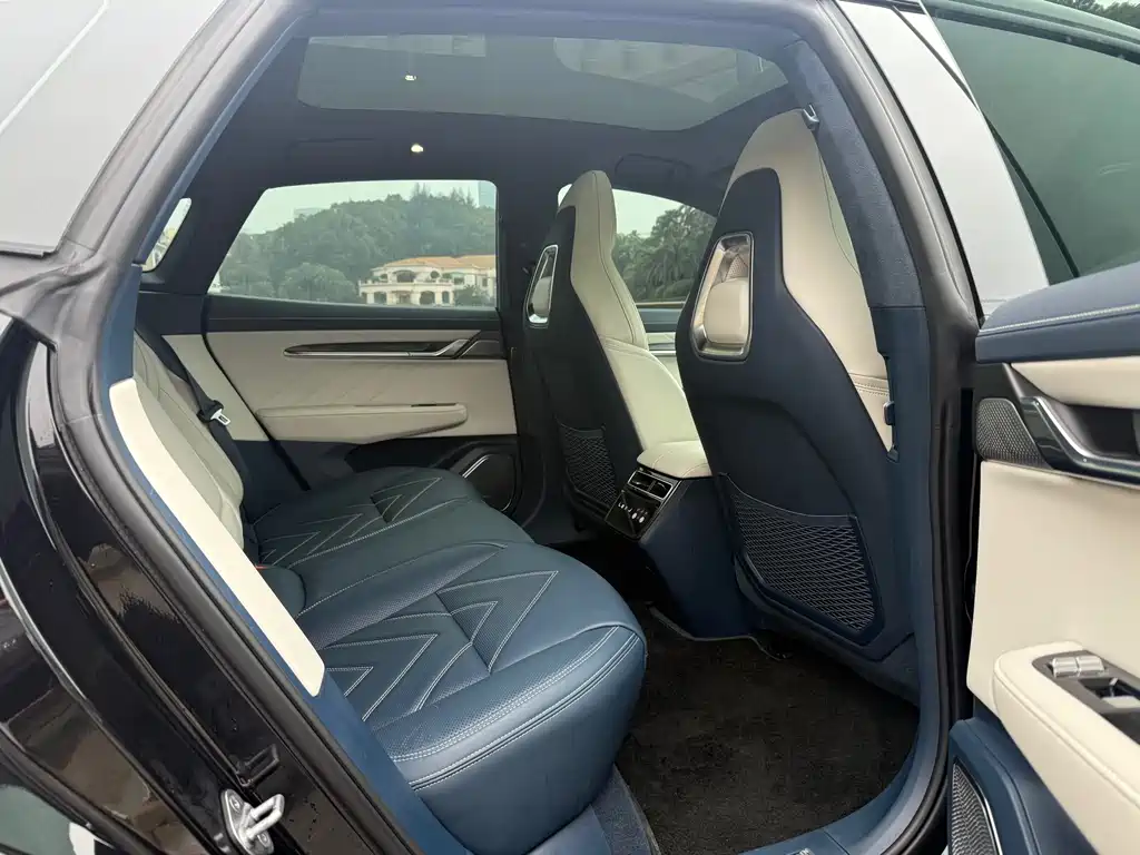 ZEEKR EXTREME KRYPTON 001