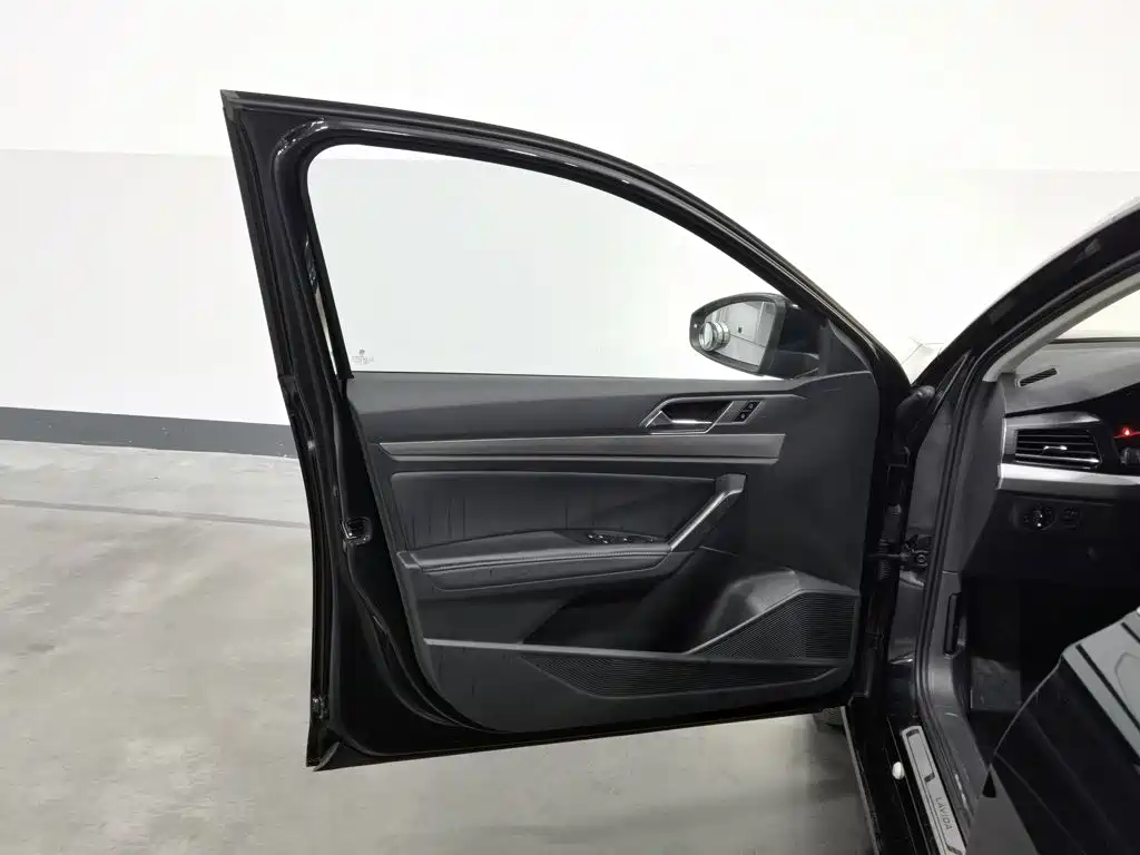 Volkswagen Lavida — миниатюра 8