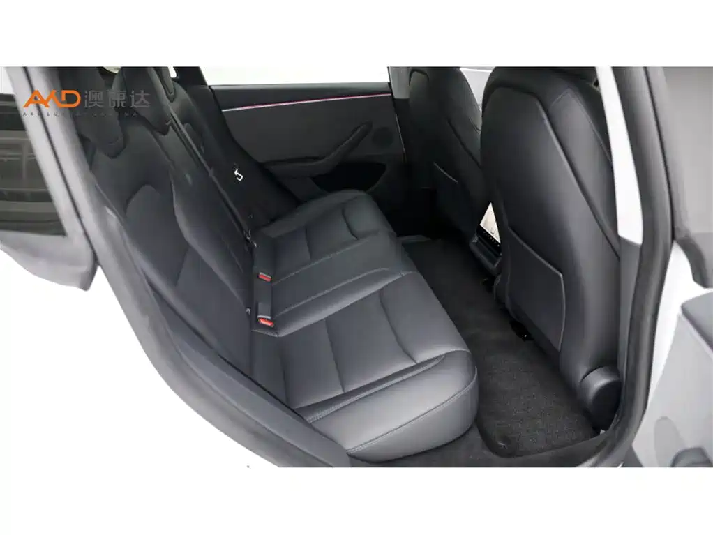 Tesla Model 3 — миниатюра 8