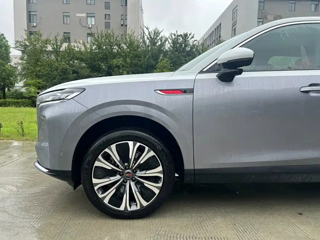 Hongqi Красный флаг HS6 PHEV — миниатюра 4