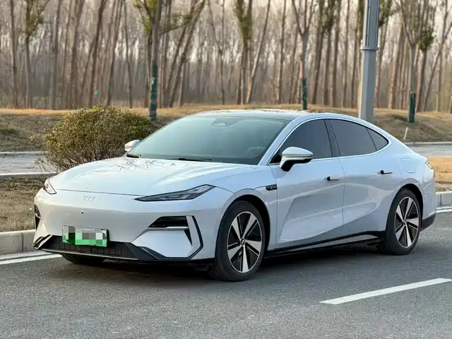 GEELY GALAXY GALAXY E8 2024