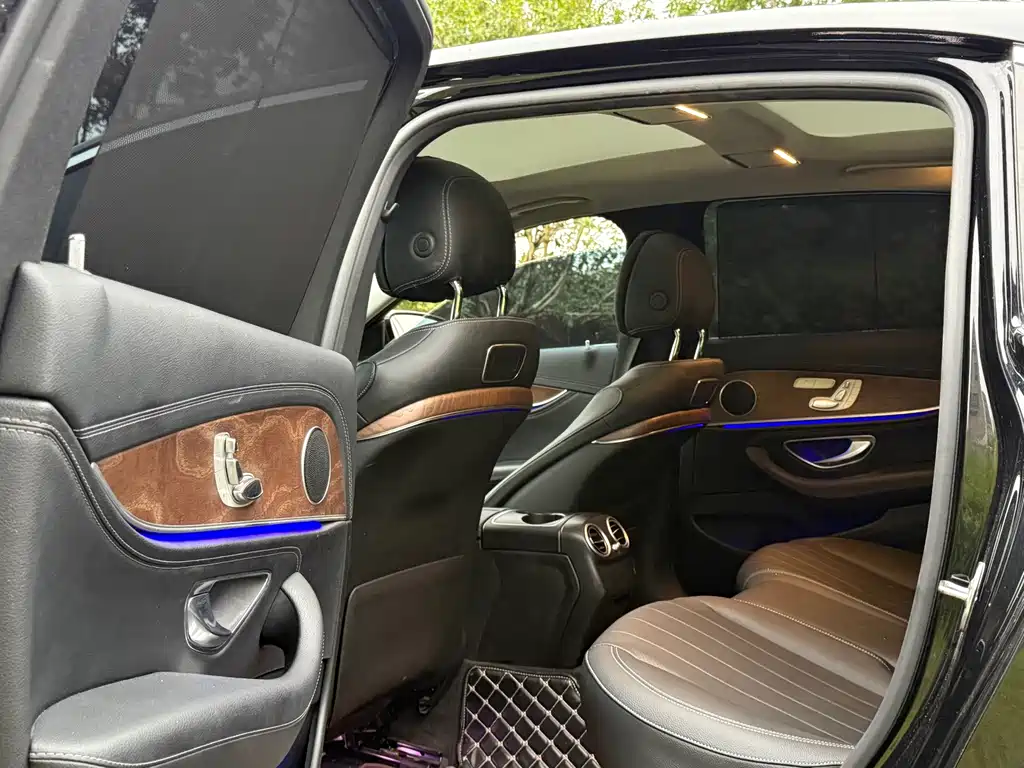 Mercedes-Benz E-Class — миниатюра 5
