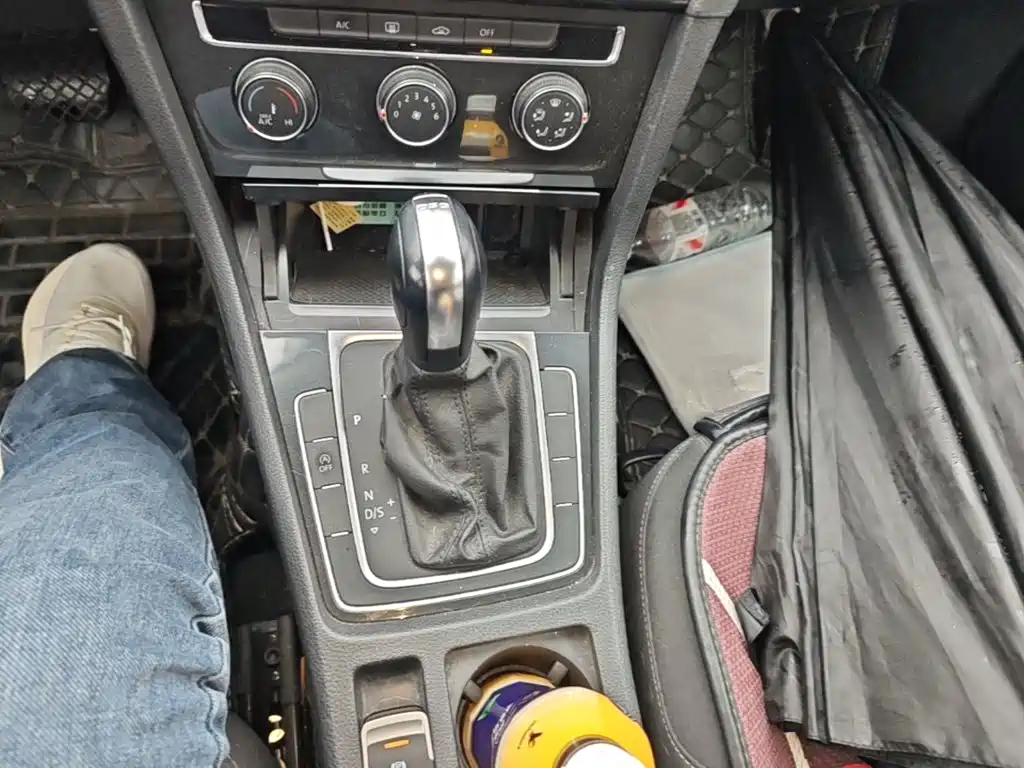 Volkswagen Golf — миниатюра 14