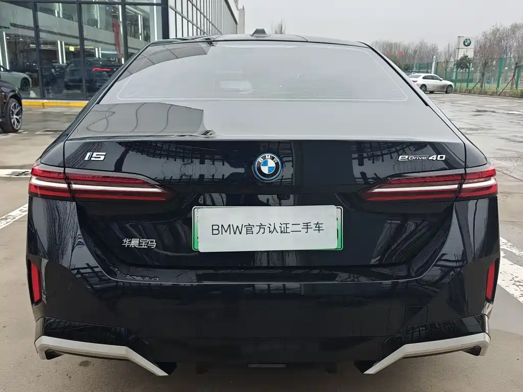 BMW I5