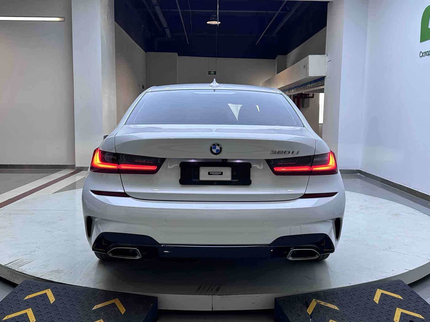 BMW 3 Series 2.0 л 2022 г. Белый, пробег 41000 км