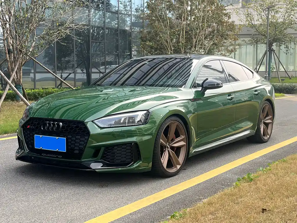 AUDI RS 5