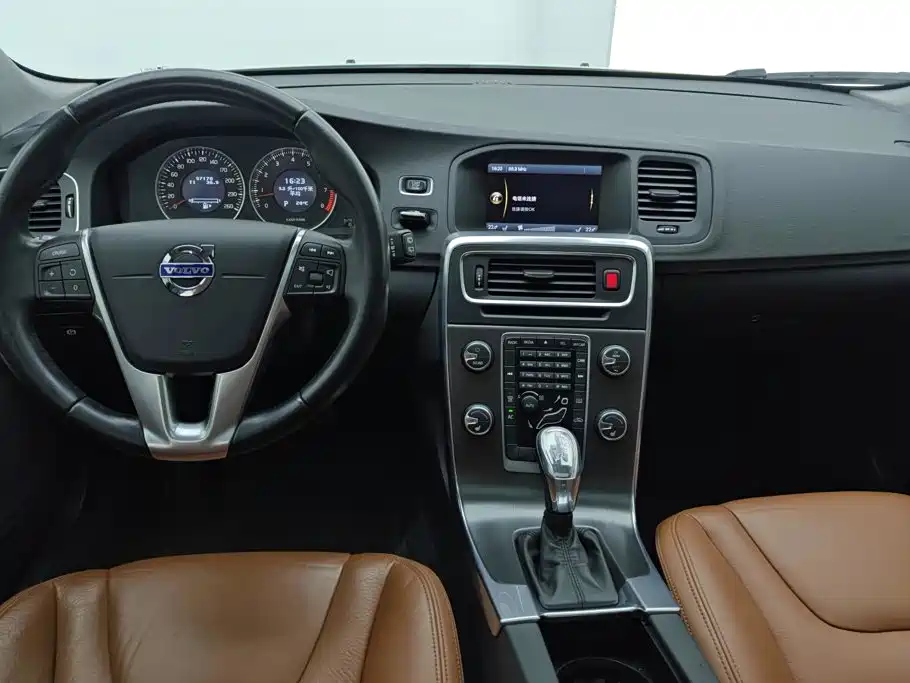 Volvo V60 — миниатюра 12