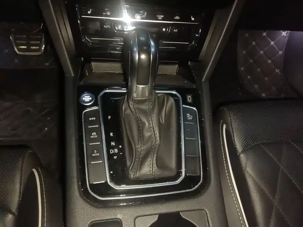 Volkswagen Magotan PHEV — миниатюра 14