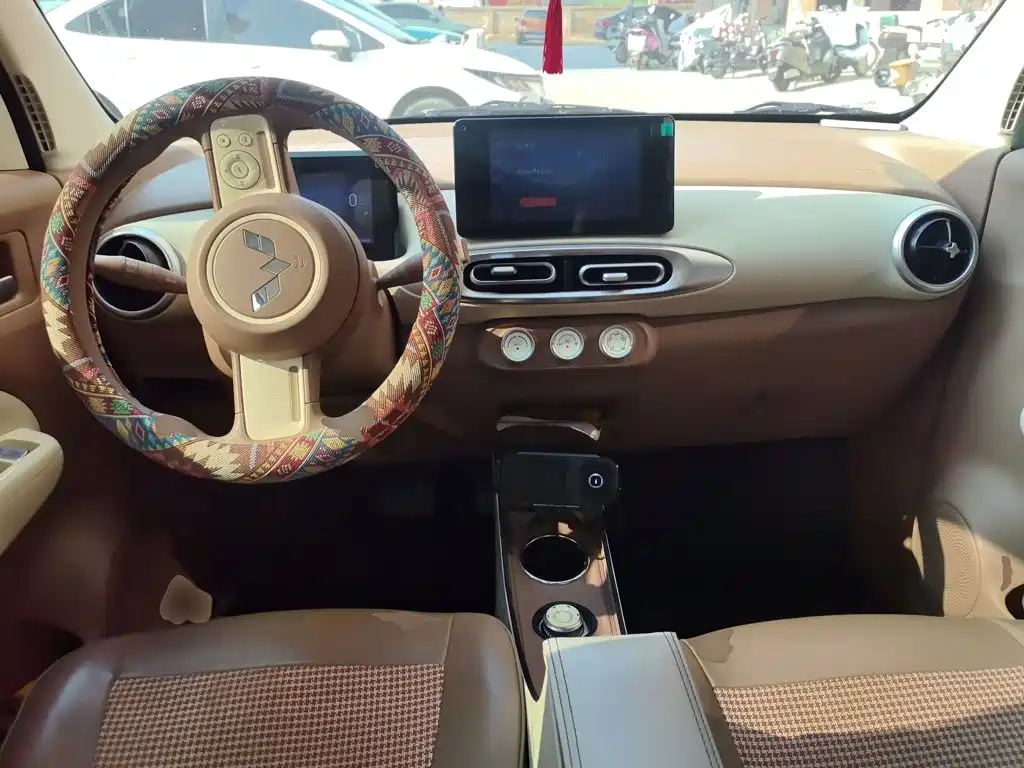 Wuling MINIEV — миниатюра 5