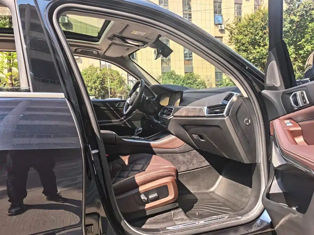 BMW X5 — миниатюра 7
