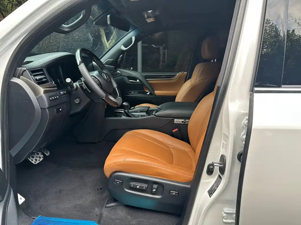 Lexus LX 2019 570