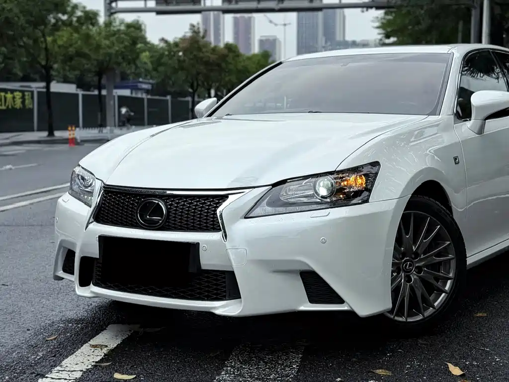 Lexus GS — миниатюра 2