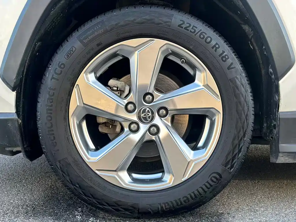 TOYOTA RAV4 RONGFANG