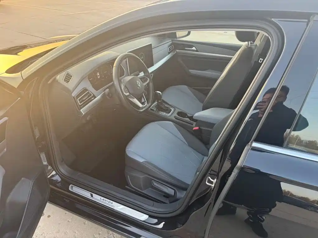 Volkswagen Lavida — миниатюра 3