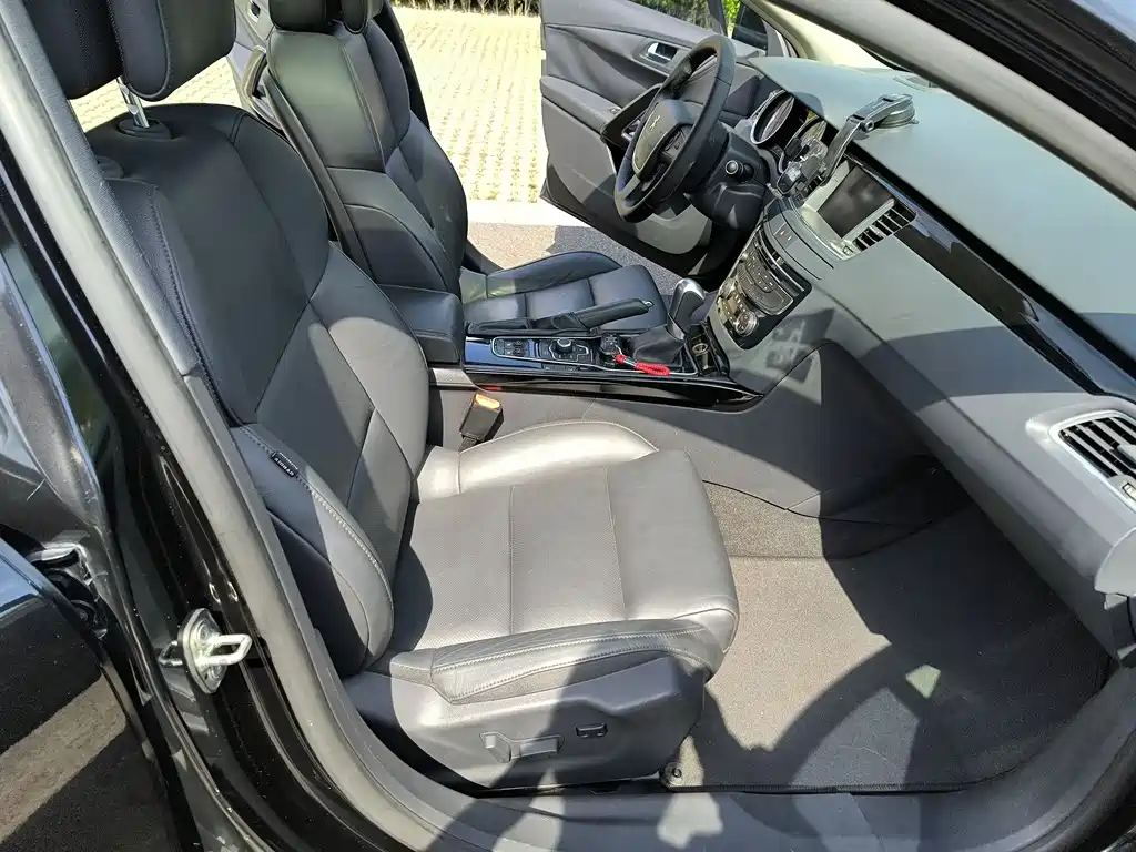 Peugeot 508 2012 2.3L