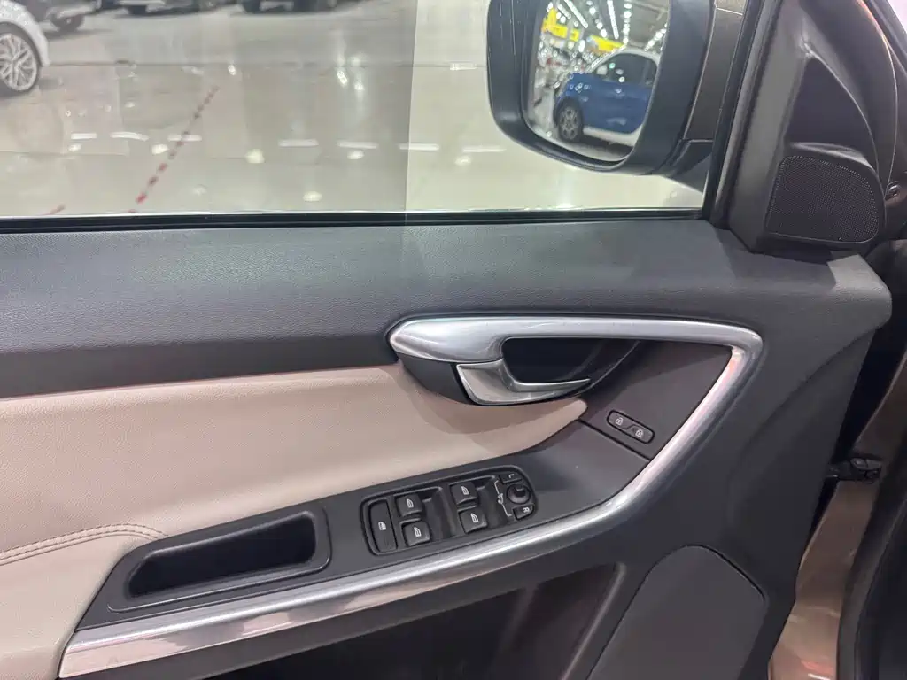 Volvo XC60 T5 AWD Smart Vision Edition, фото 18