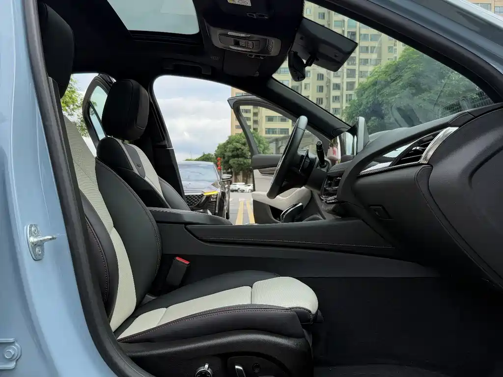 Cadillac CT5 — миниатюра 18
