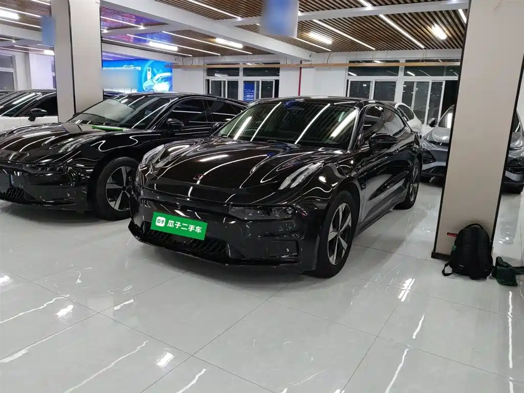 Zeekr 001 2022