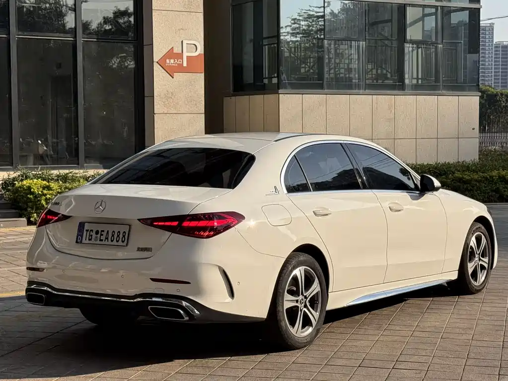 MERCEDES-BENZ C CLASS