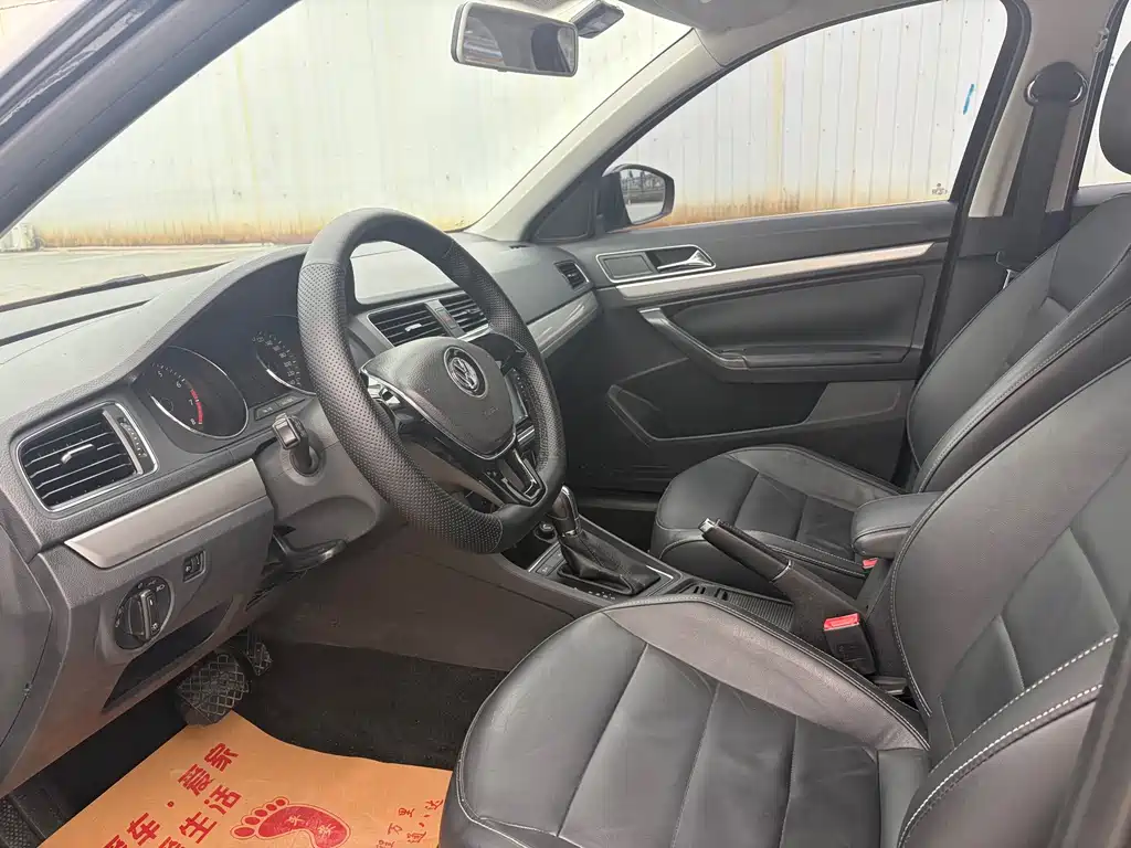 Volkswagen Lavida — миниатюра 4