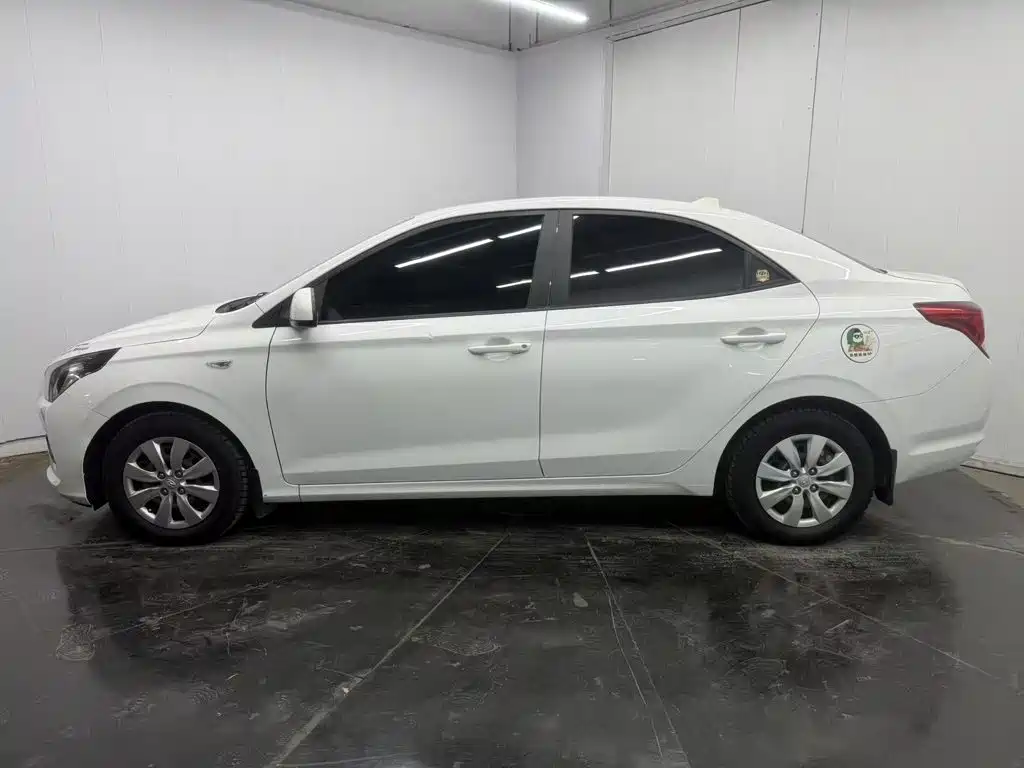 Hyundai Verna — миниатюра 7