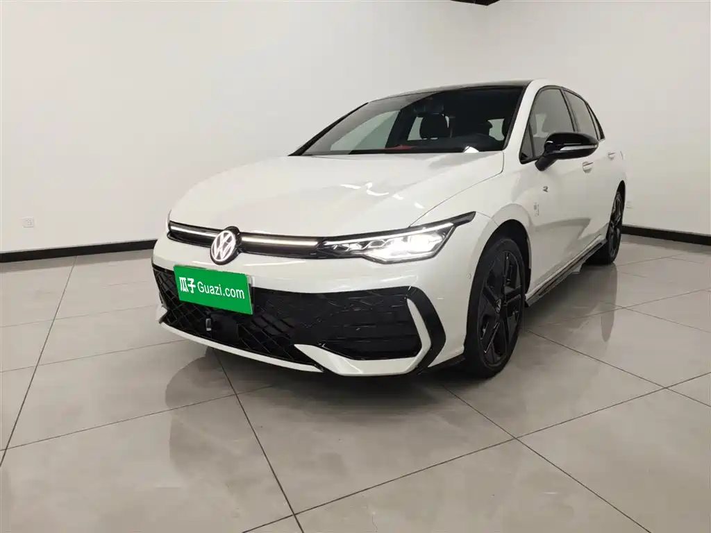 Volkswagen Golf 2025