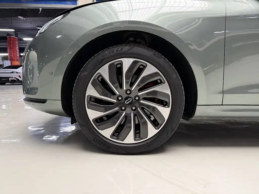 AITO AITO M5 — миниатюра 10
