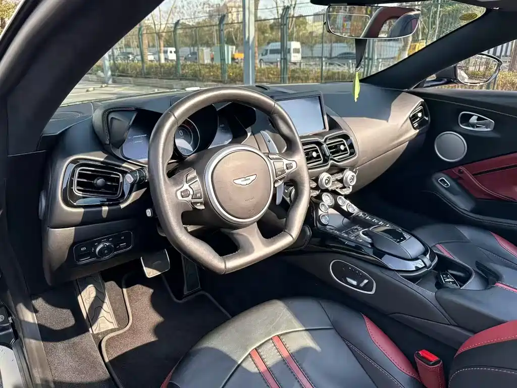 Aston Martin V8 Vantage 2022 4.0T V8 Roadster