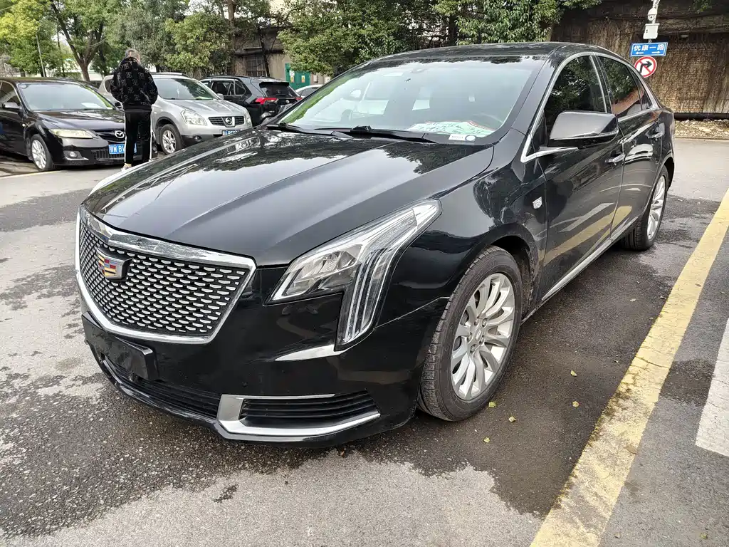 CADILLAC XTS