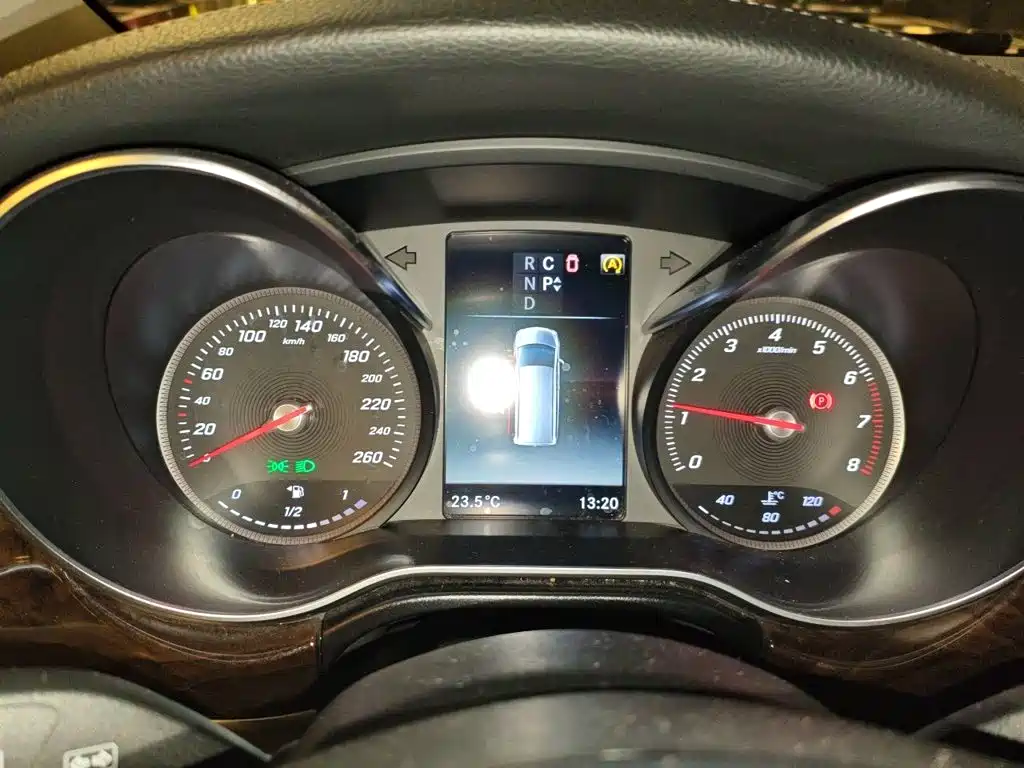 Mercedes-Benz V-Class — миниатюра 7
